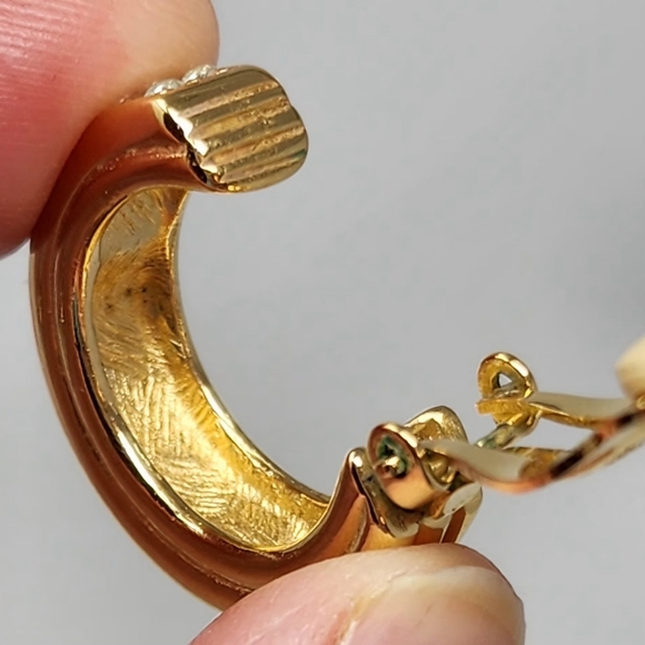 Givenchy Vintage Clip on Earrings - Picture 15 of 15